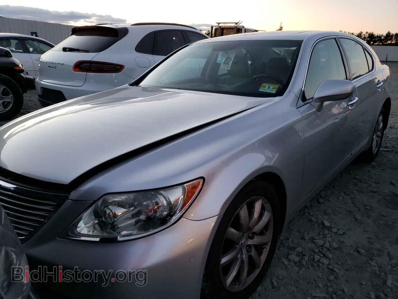 2009 LEXUS LS460 - VIN: JTHCL46F595002736 - Photo 2