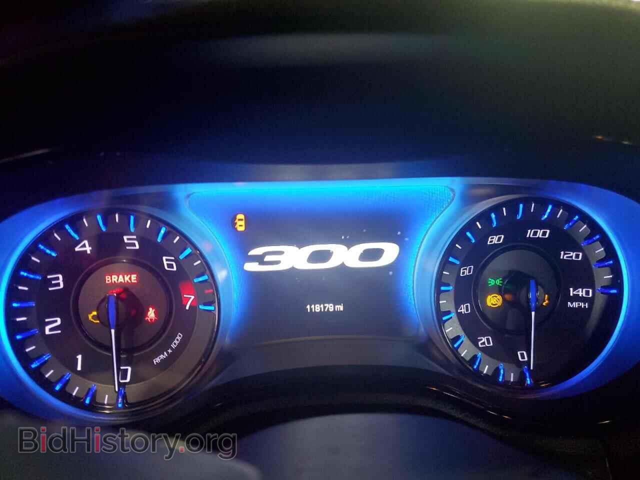 2019 CHRYSLER 300 - VIN: 2C3CCABG0KH618040 - Фото 9