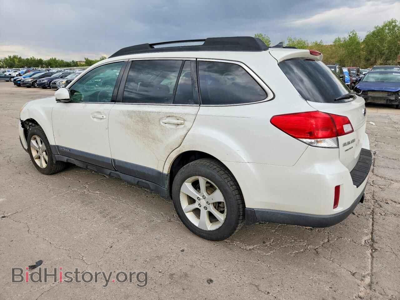 2014 SUBARU OUTBACK - VIN: 4S4BRCCC4E3272199 - Photo 2