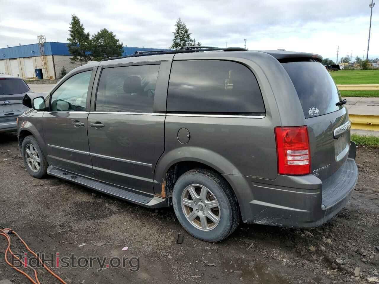 2010 CHRYSLER MINIVAN - VIN: 2A4RR8DX8AR428970 - Фото 2