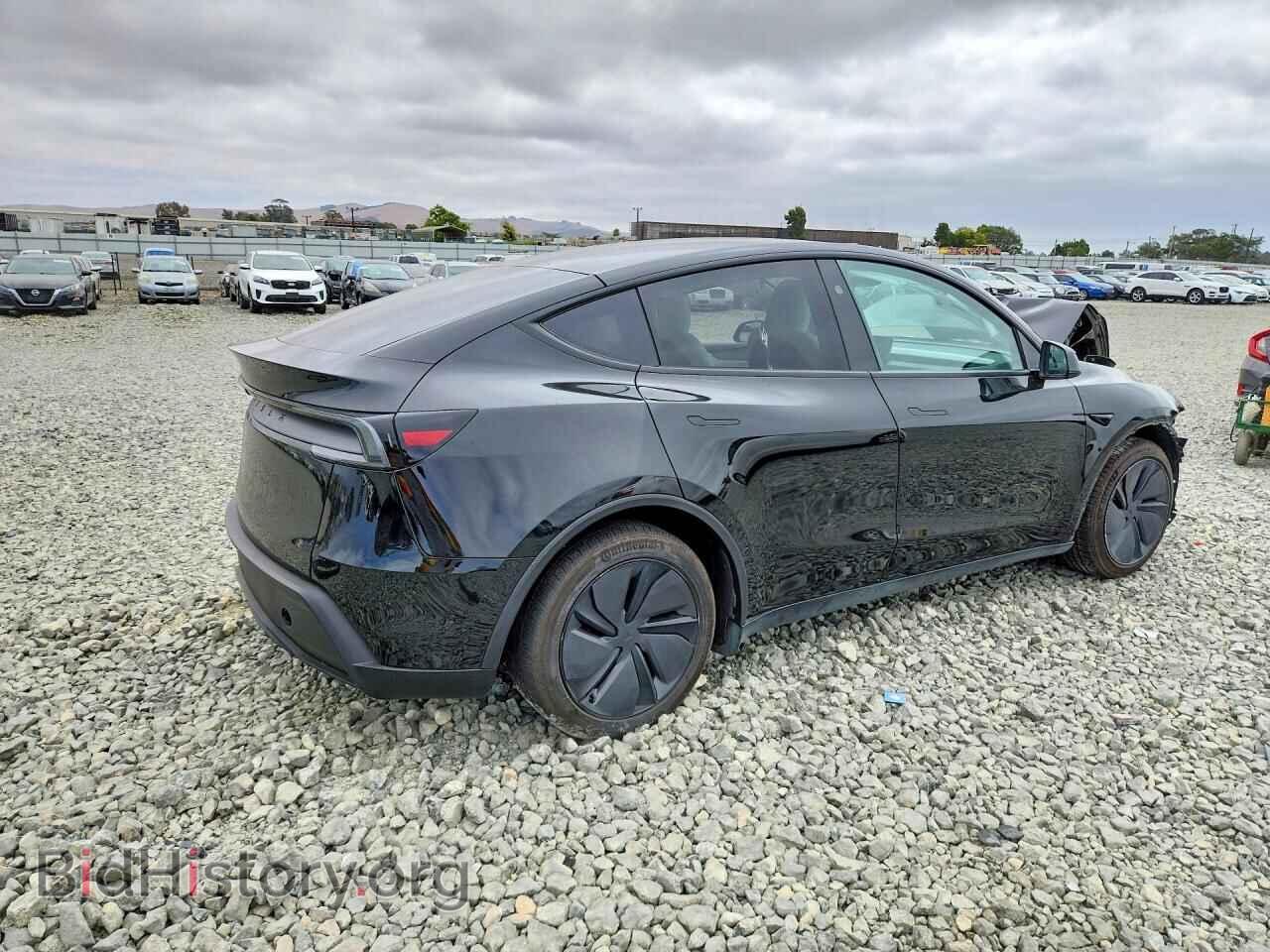 2026 Tesla MODEL Y (VIN 7SAYGDED7TF381775) — фото 3 из 15