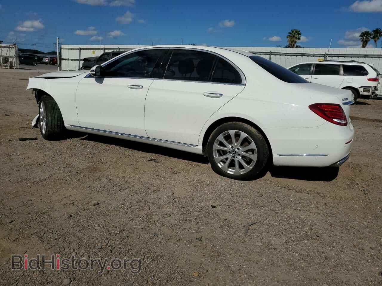 2018 MERCEDES-BENZ E-CLASS - VIN: WDDZF4JB2JA302727 - Фото 2