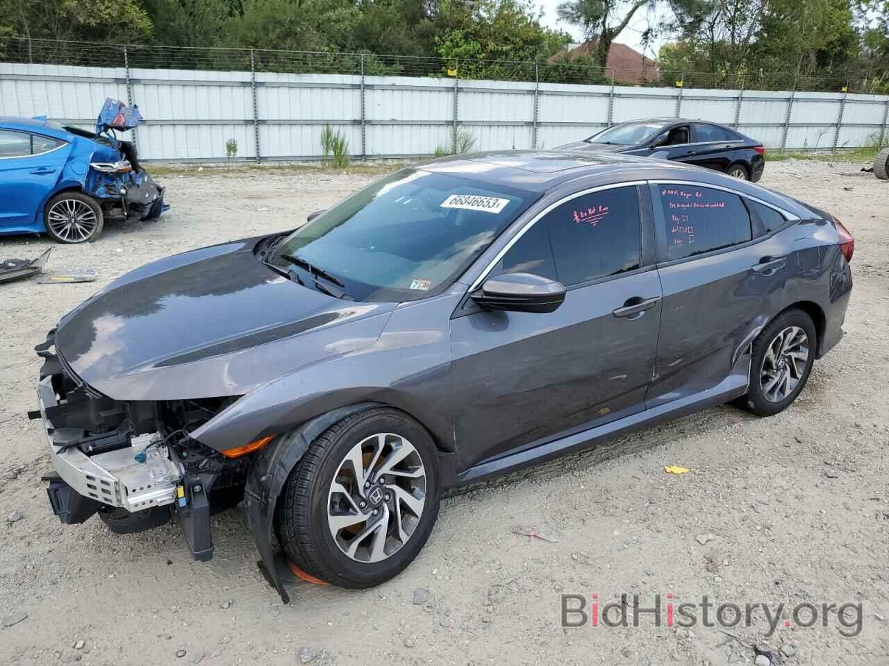 Photo 2HGFC2F70JH581192 - HONDA CIVIC 2018