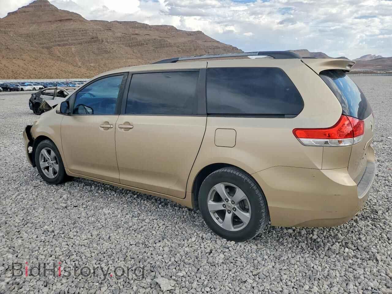 2012 TOYOTA SIENNA - VIN: 5TDKK3DC2CS242072 - Фото 2