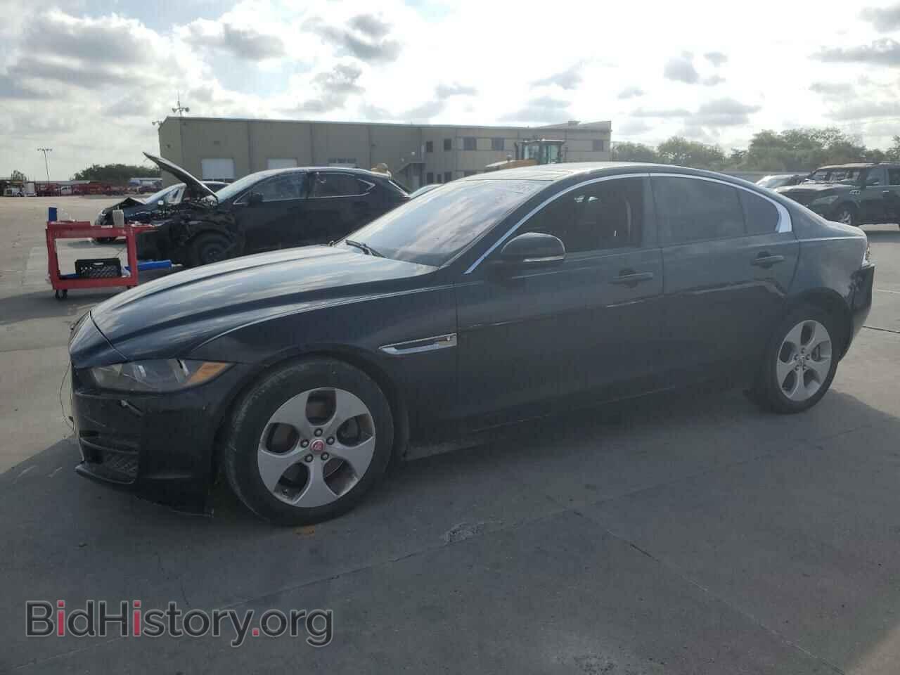 Фотография SAJAR4BG6HA977937 - JAGUAR XE 2017