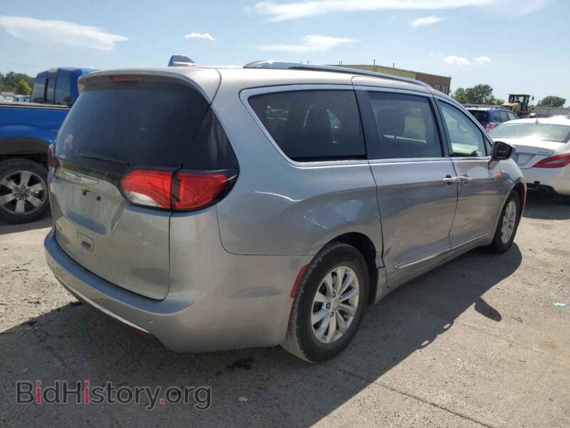 2018 Chrysler PACIFICA (VIN 2C4RC1BGXJR290611) — фото 3 из 13
