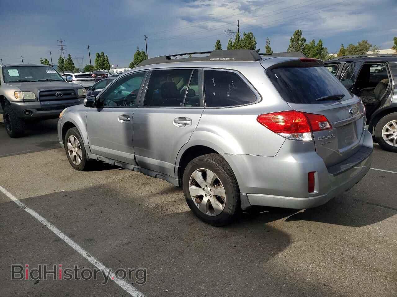 2011 SUBARU OUTBACK - VIN: 4S4BRBCC6B3436686 - Фото 2