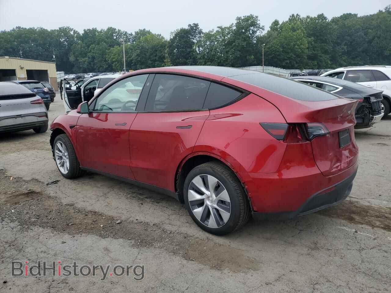 2024 TESLA MODEL Y - VIN: 7SAYGDEEXRA276128 - Фото 2