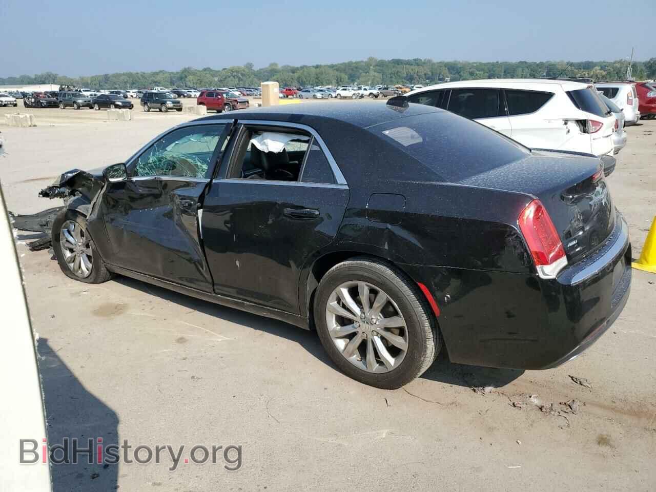 2016 CHRYSLER 300 - VIN: 2C3CCARG0GH314137 - Фото 2
