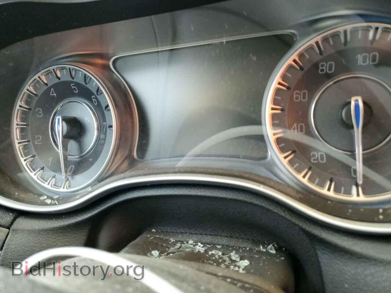 2016 CHRYSLER 300 - VIN: 2C3CCARG0GH314137 - Фото 9