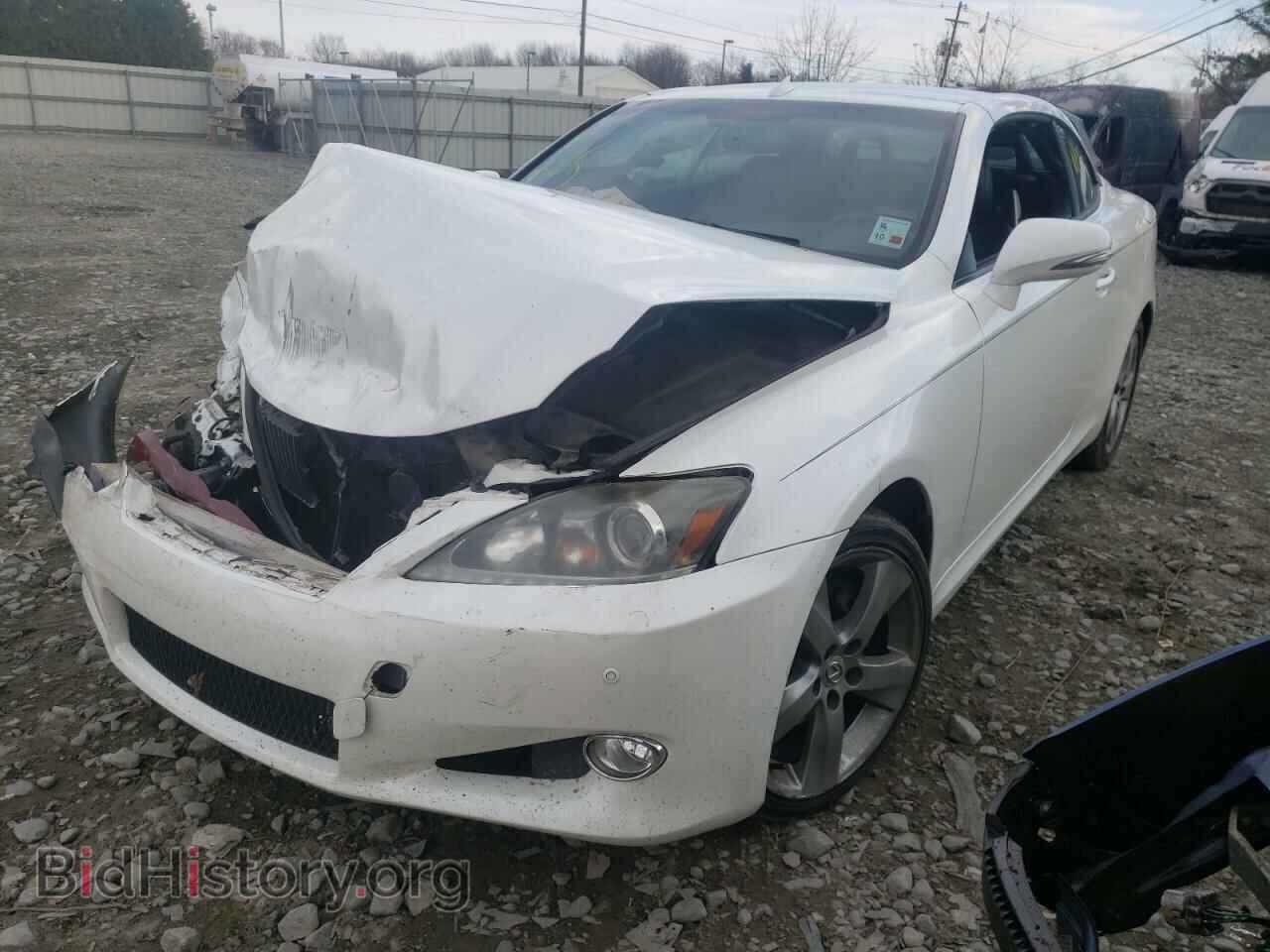 2011 LEXUS IS - VIN: JTHFF2C21B2514737 - Photo 2