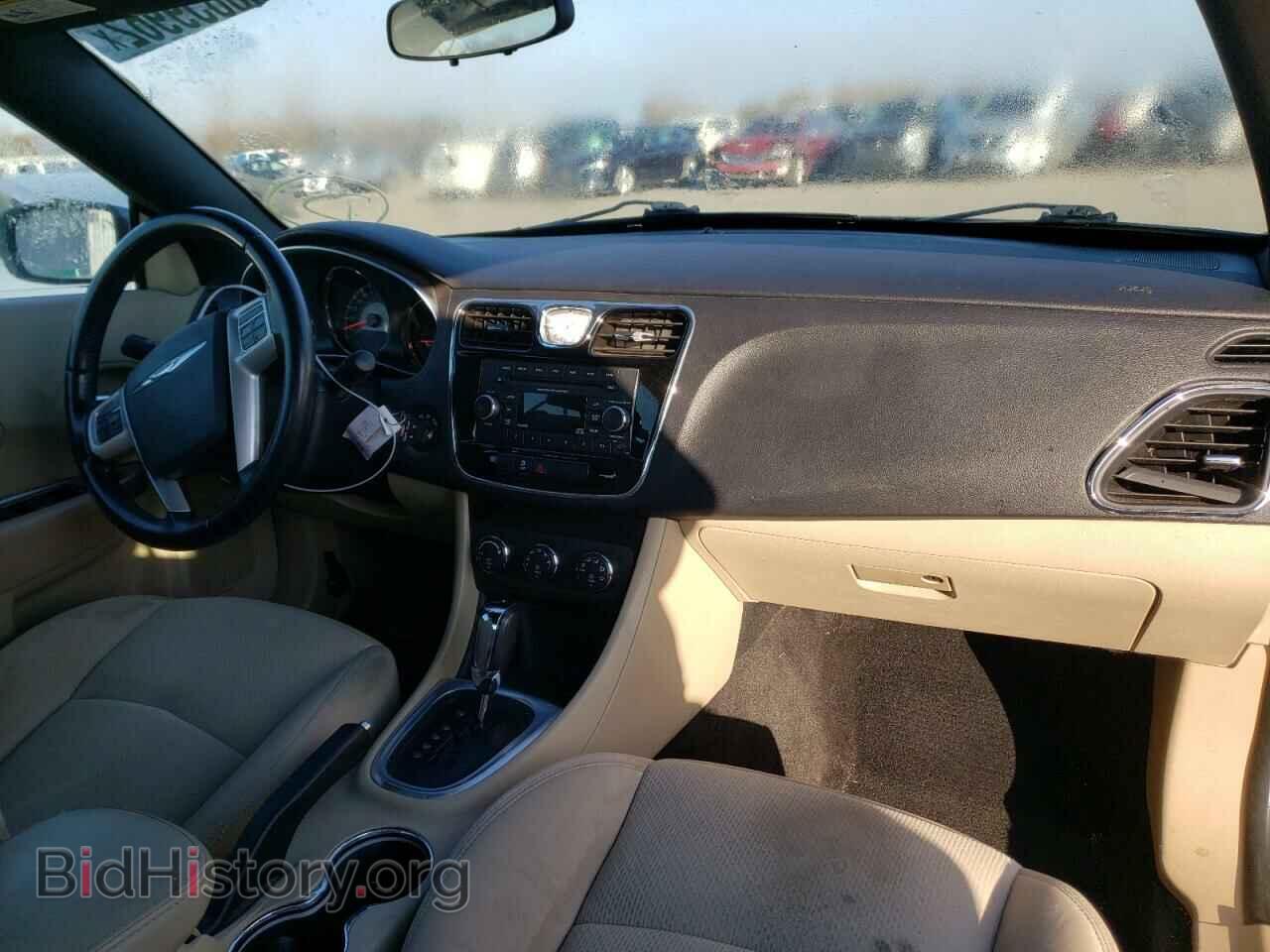 2012 CHRYSLER 200 - VIN: 1C3BCBEBXCN218352 - Фото 9