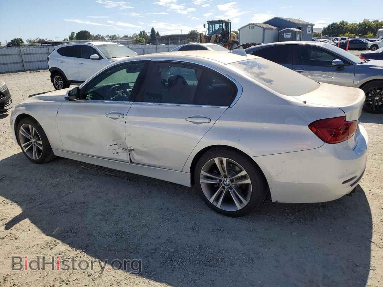 2017 BMW 3 SERIES - VIN: WBA8B9G59HNU51555 - Фото 2