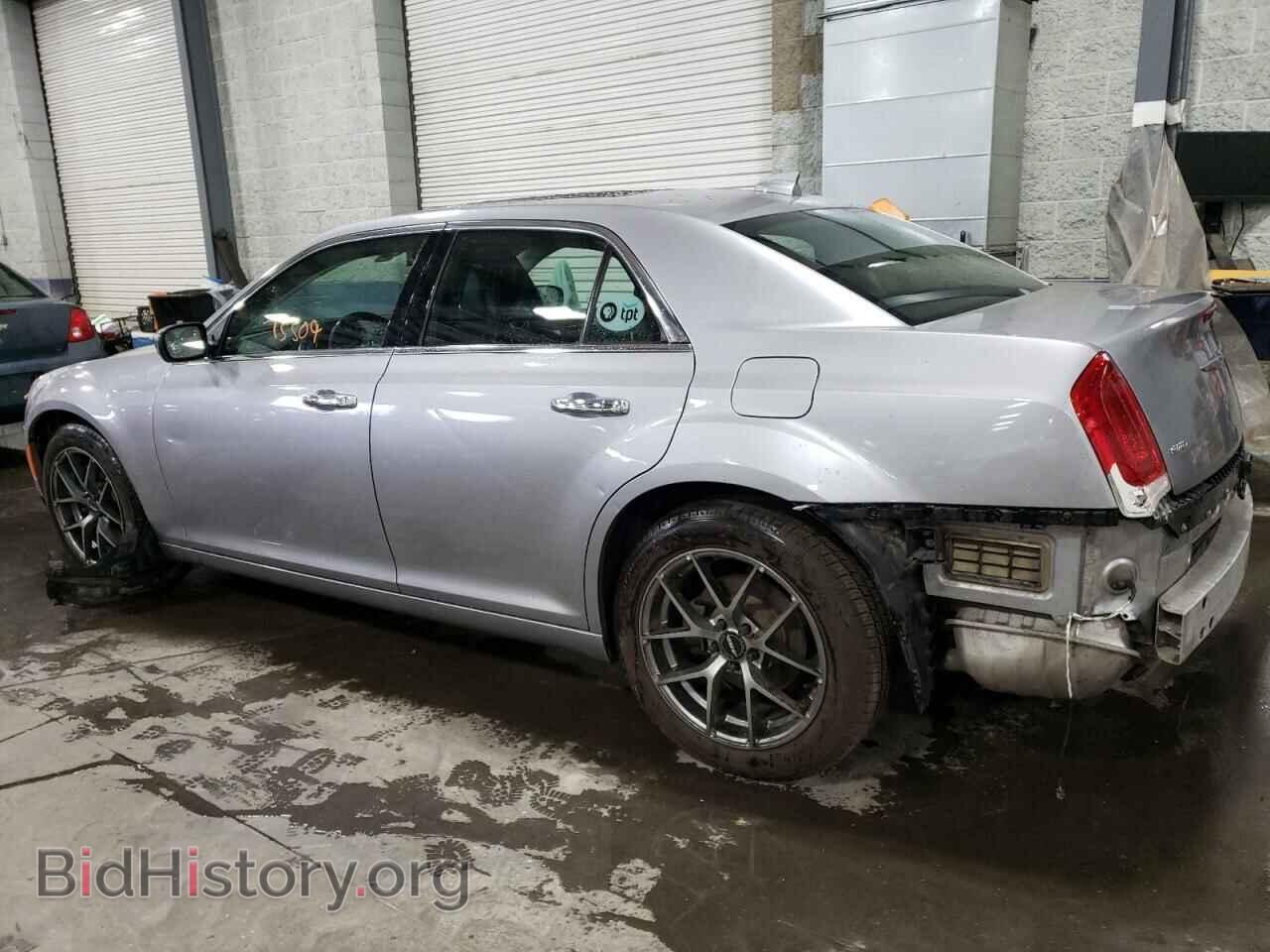 2017 CHRYSLER 300 - VIN: 2C3CCAKG1HH566815 - Фото 2