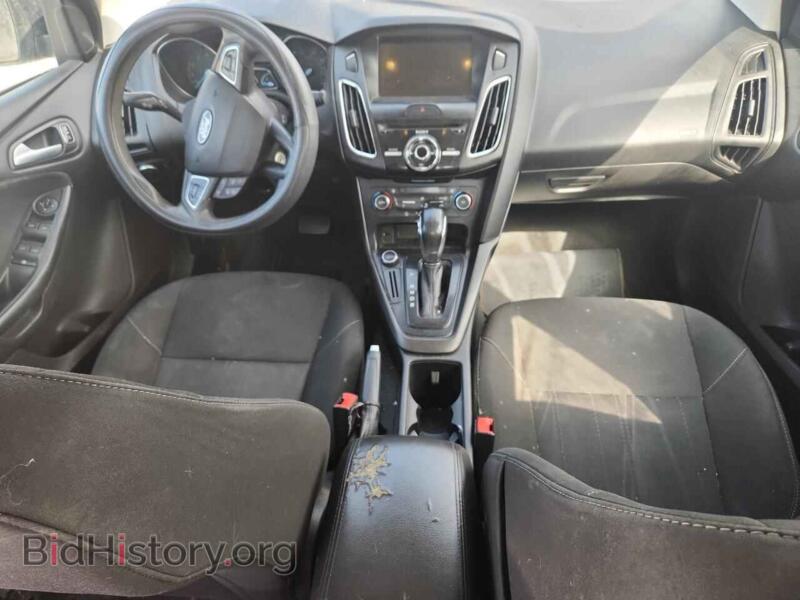 2017 Ford FOCUS (VIN 1FADP3H21HL212801) — photo 8 of 12