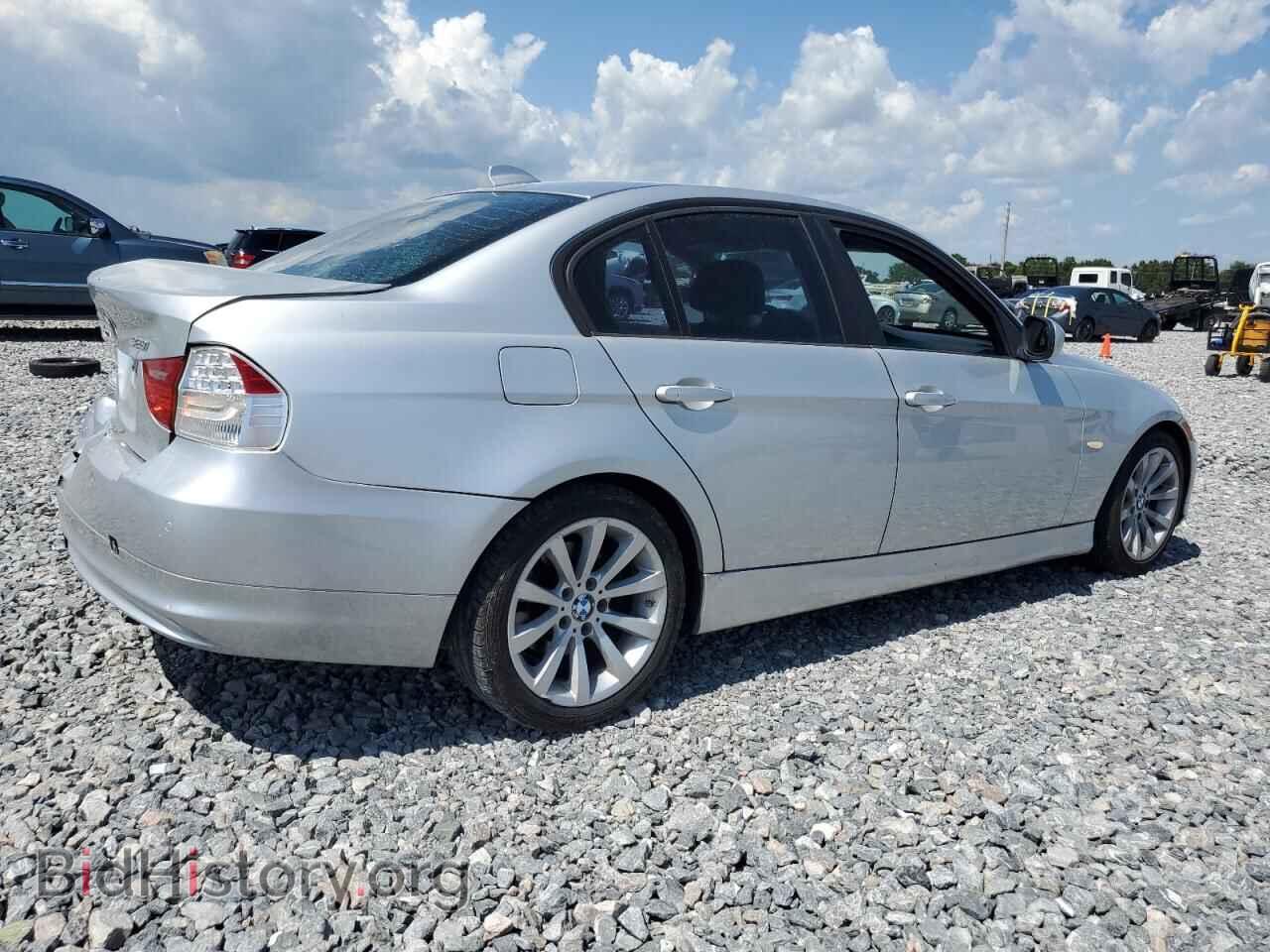 2011 BMW 3 SERIES - VIN: WBAPH7C54BE131233 - Фото 3