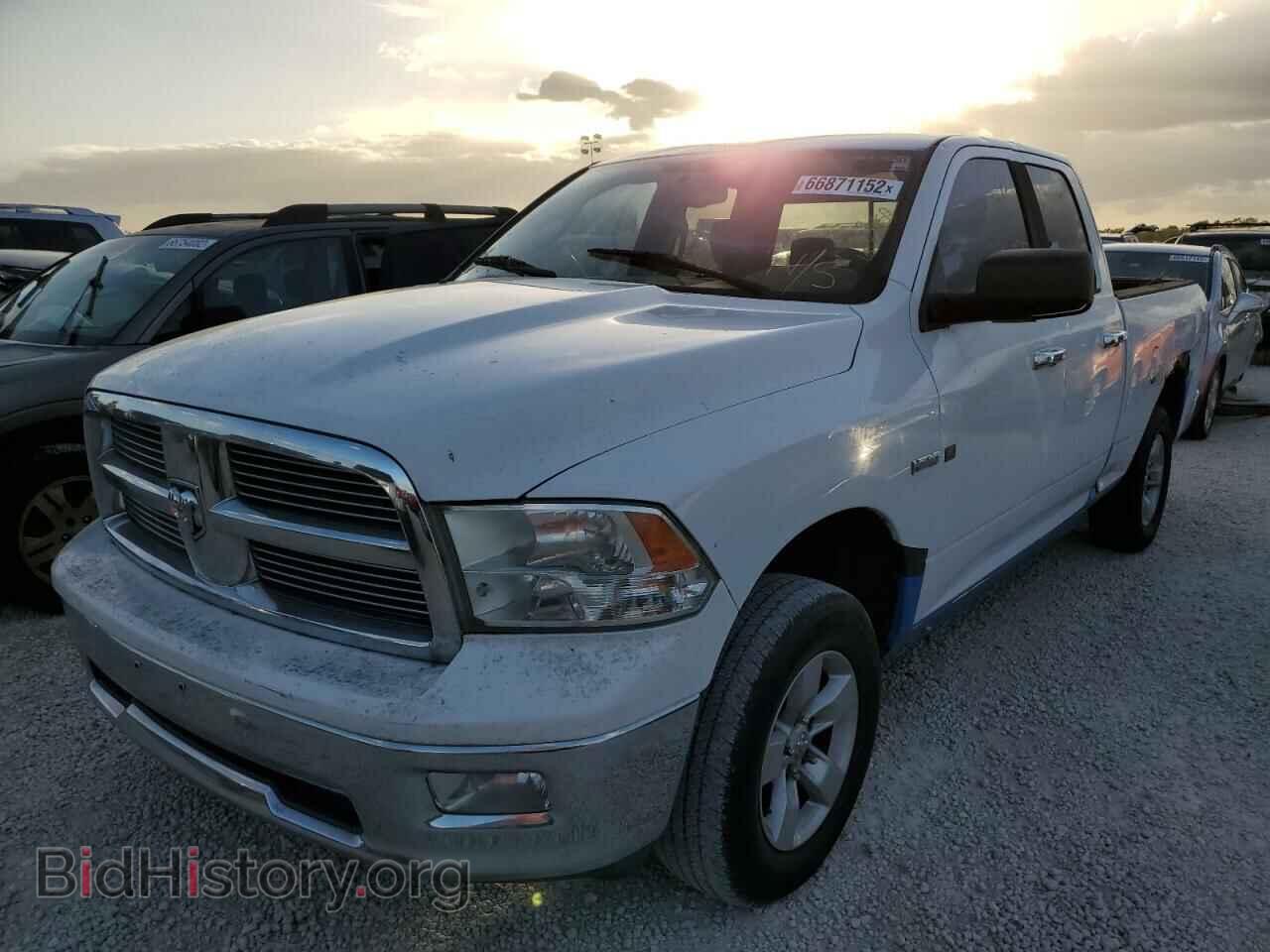 2010 DODGE RAM 1500 - VIN: 1D7RV1GT7AS125247 - Фото 2