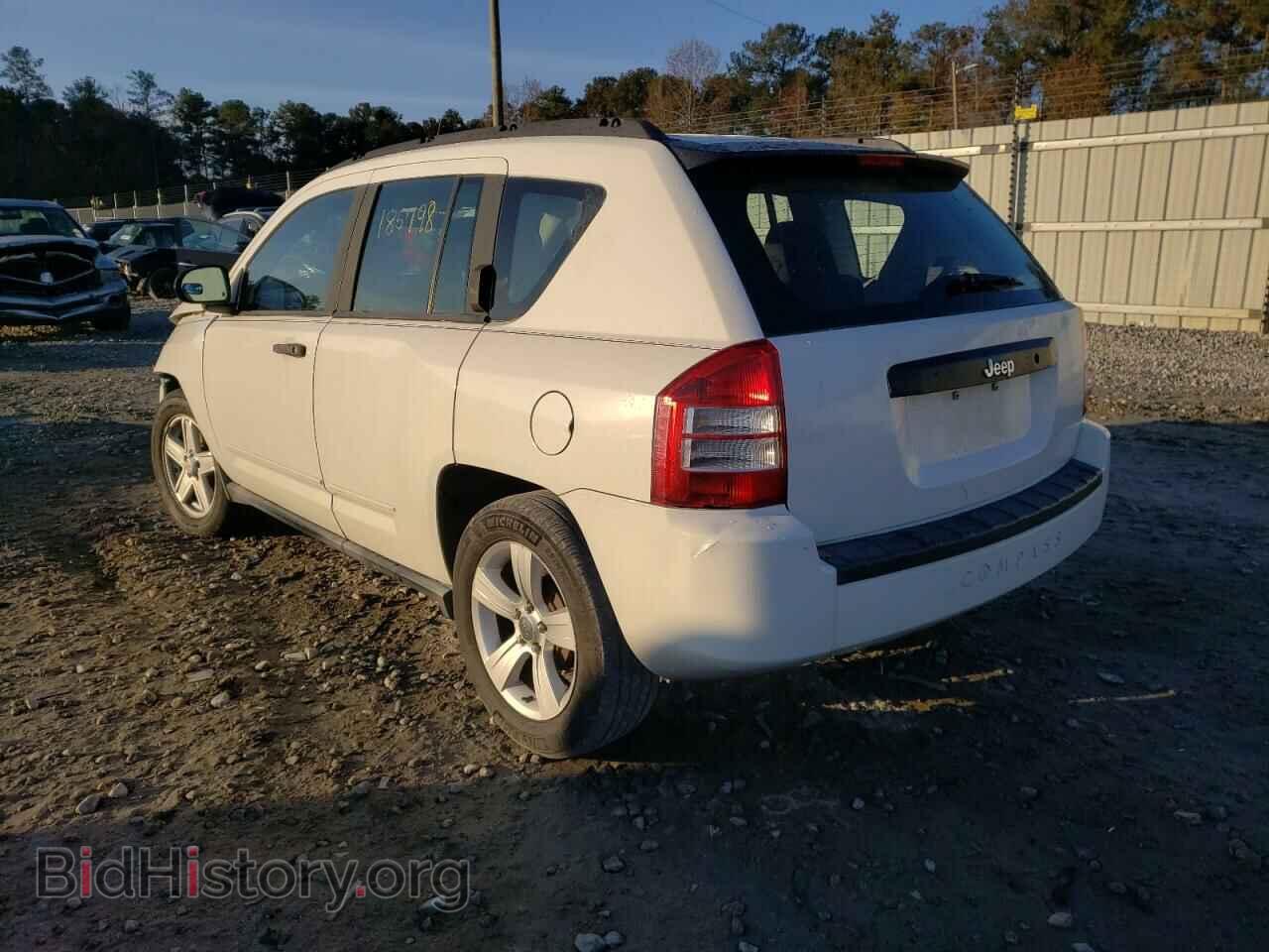 2010 JEEP COMPASS - VIN: 1J4NT4FA1AD585387 - Photo 3