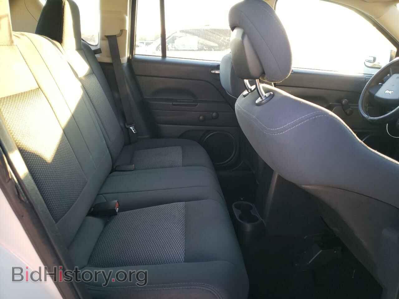 2010 JEEP COMPASS - VIN: 1J4NT4FA1AD585387 - Photo 6