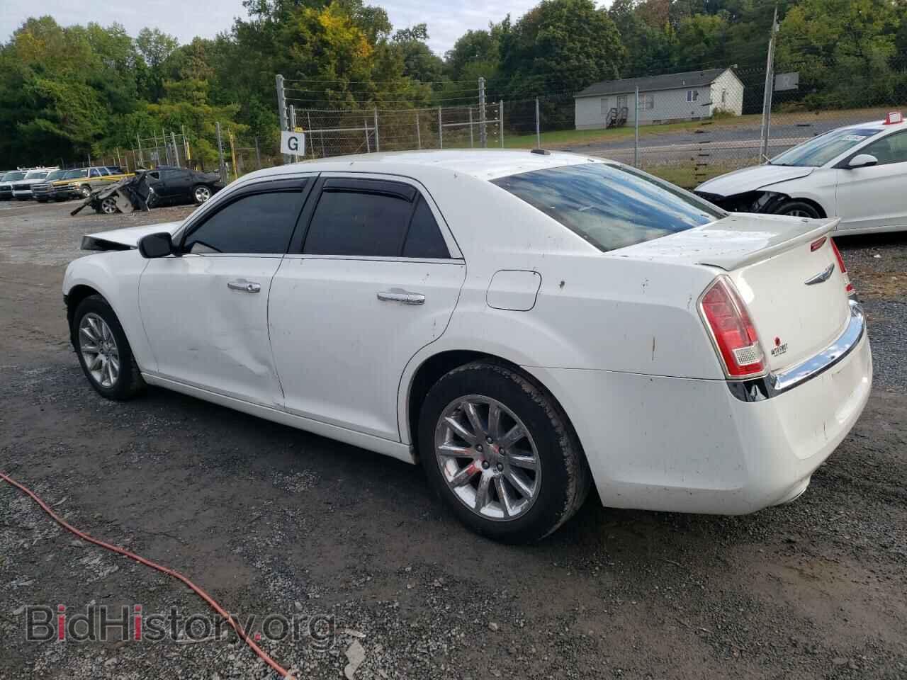 2011 CHRYSLER 300 - VIN: 2C3CA5CG8BH598602 - Фото 2