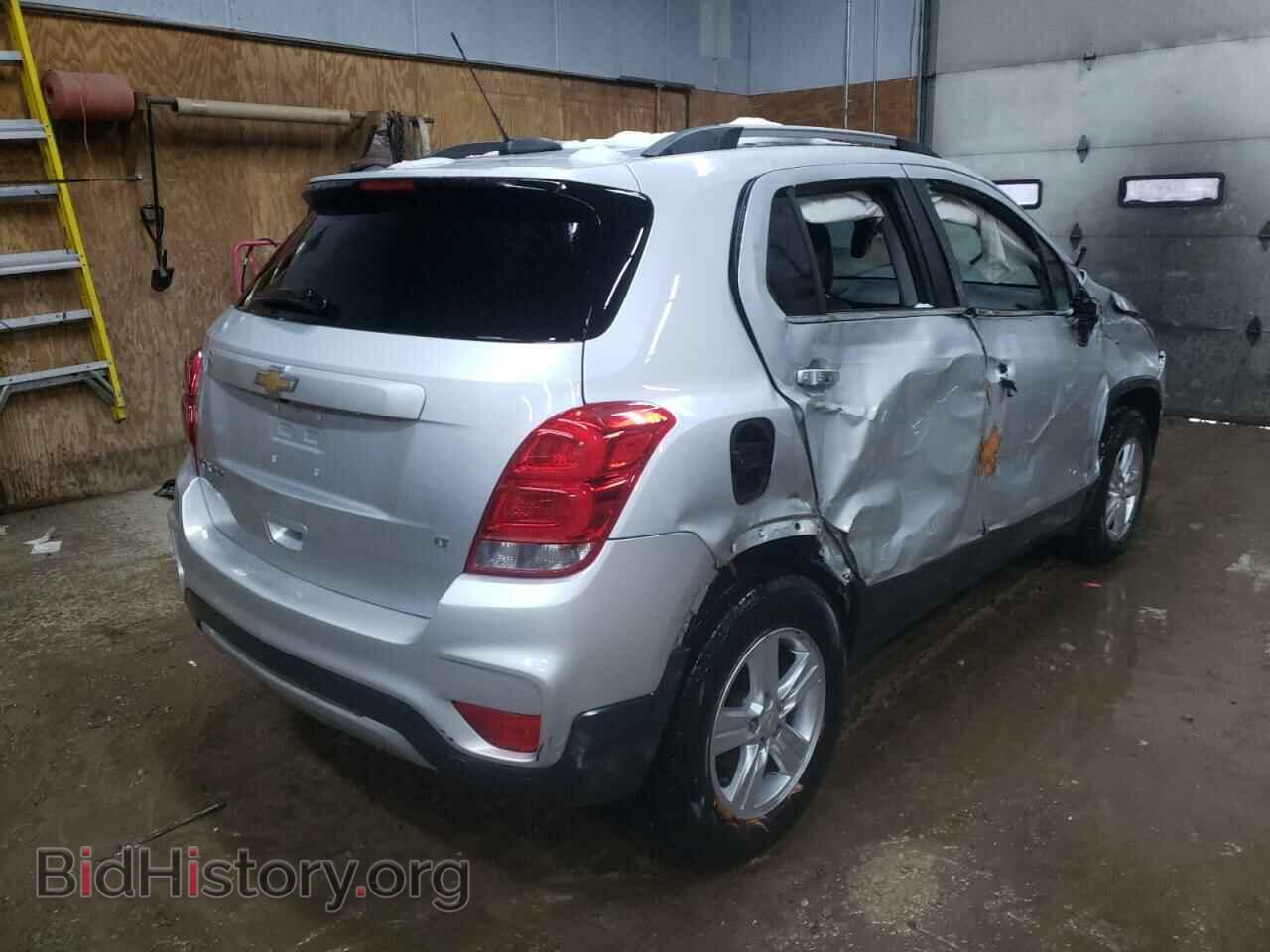 2017 CHEVROLET TRAX - VIN: 3GNCJPSB2HL277935 - Фото 4