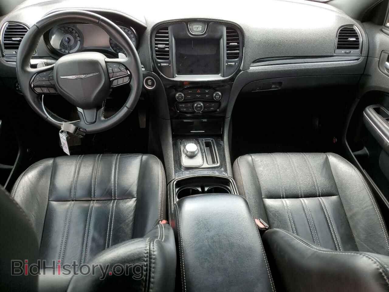 2018 CHRYSLER 300 - VIN: 2C3CCABG8JH245117 - Фото 8