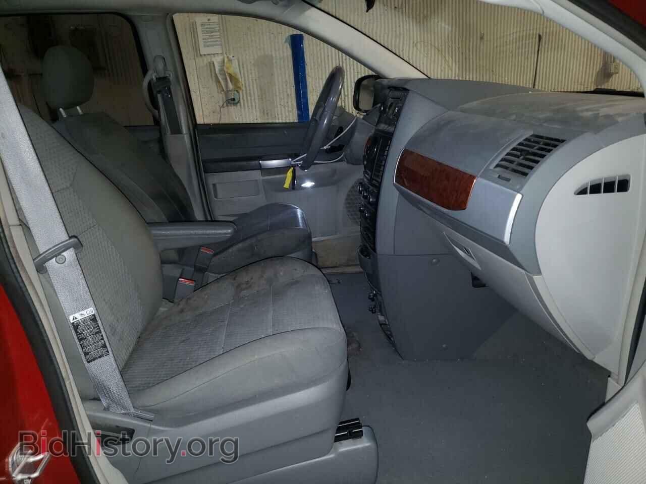 2008 CHRYSLER MINIVAN - VIN: 2A8HR54P18R128609 - Фото 5