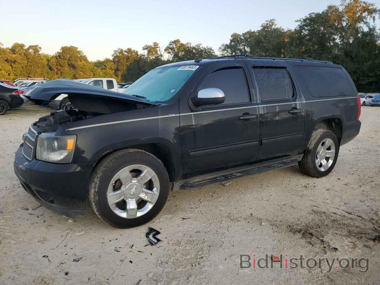 Photo 1GNSCJE03BR363459 - CHEVROLET SUBURBAN 2011