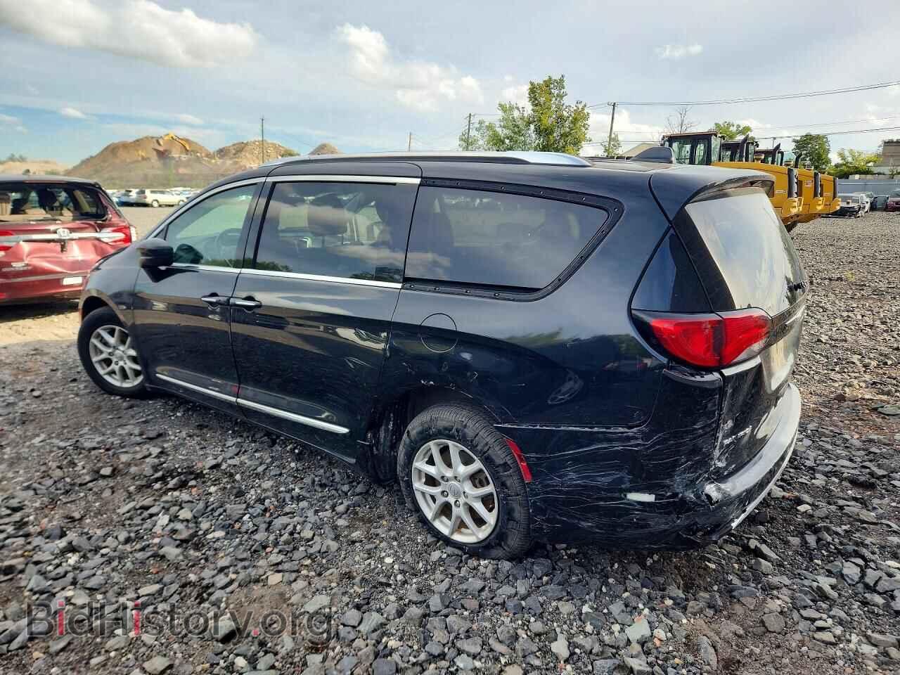 2020 Chrysler PACIFICA (VIN 2C4RC1BG3LR137667) — photo 2 of 13