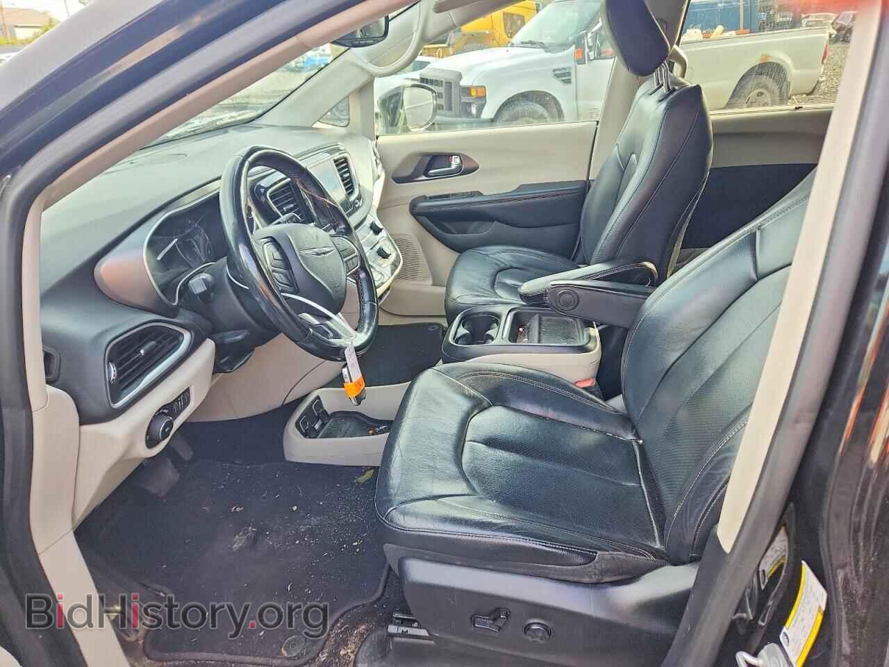 2020 Chrysler PACIFICA (VIN 2C4RC1BG3LR137667) — photo 7 of 13