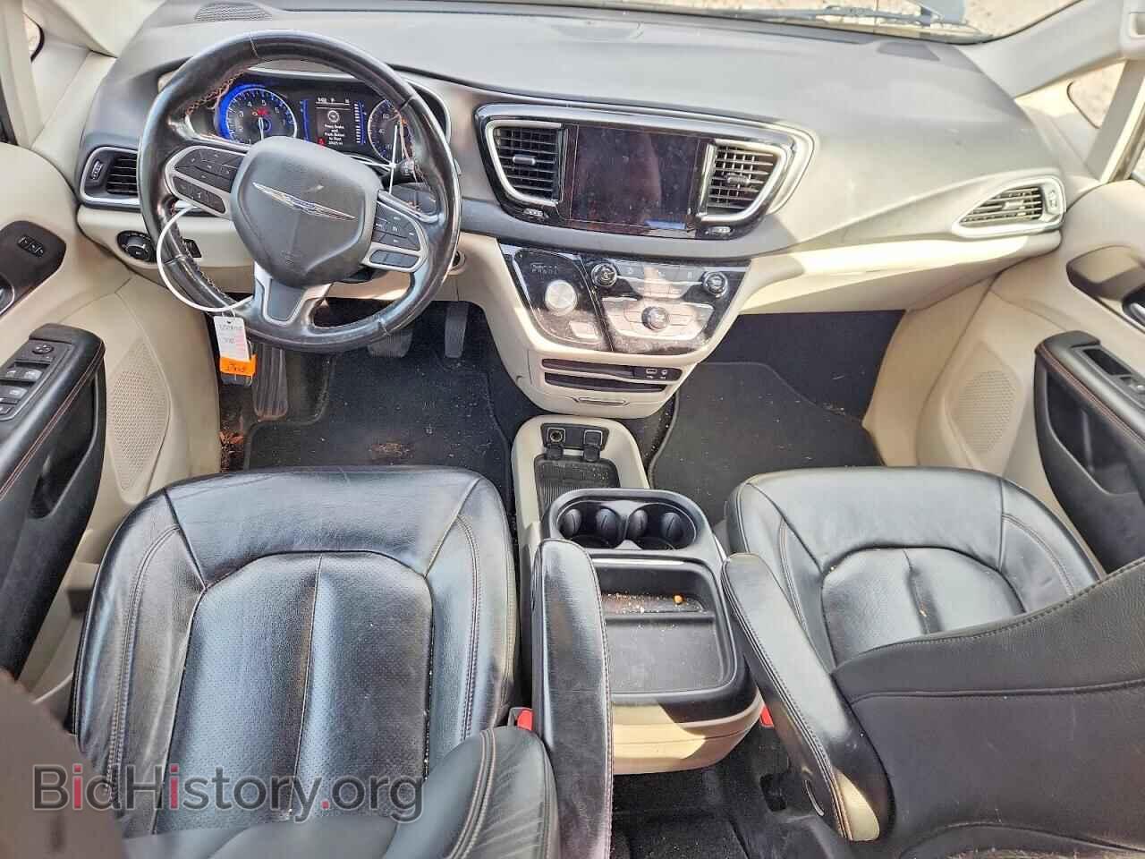 2020 Chrysler PACIFICA (VIN 2C4RC1BG3LR137667) — photo 8 of 13