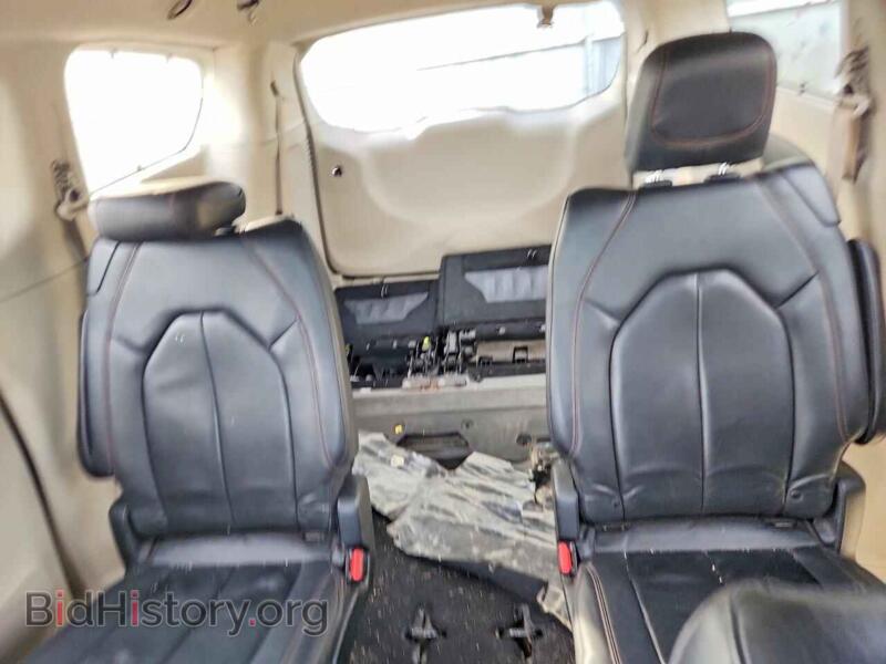 2020 Chrysler PACIFICA (VIN 2C4RC1BG3LR137667) — photo 10 of 13
