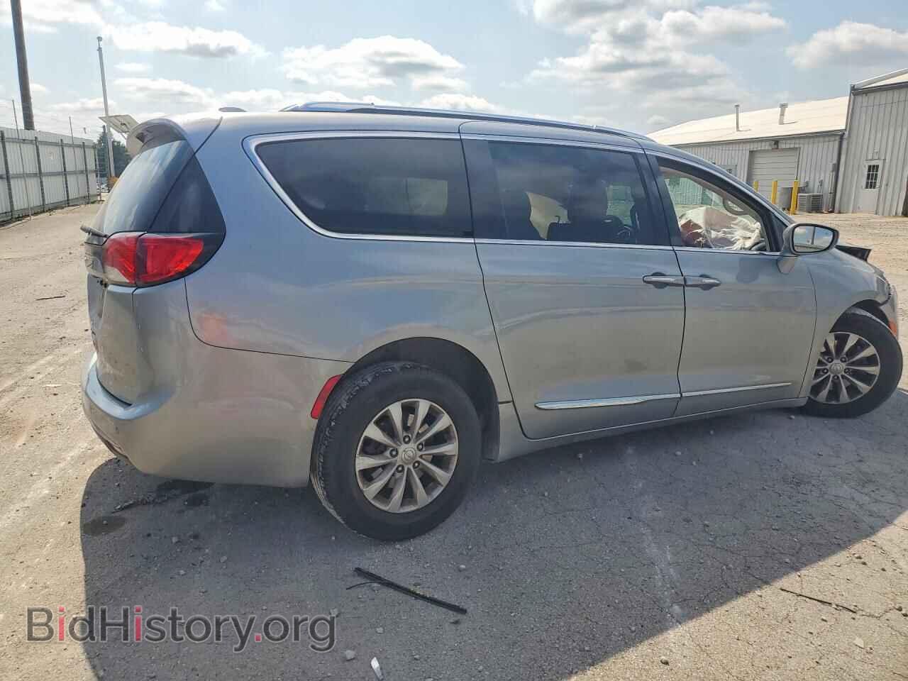 2019 CHRYSLER PACIFICA - VIN: 2C4RC1BG4KR523478 - Photo 3