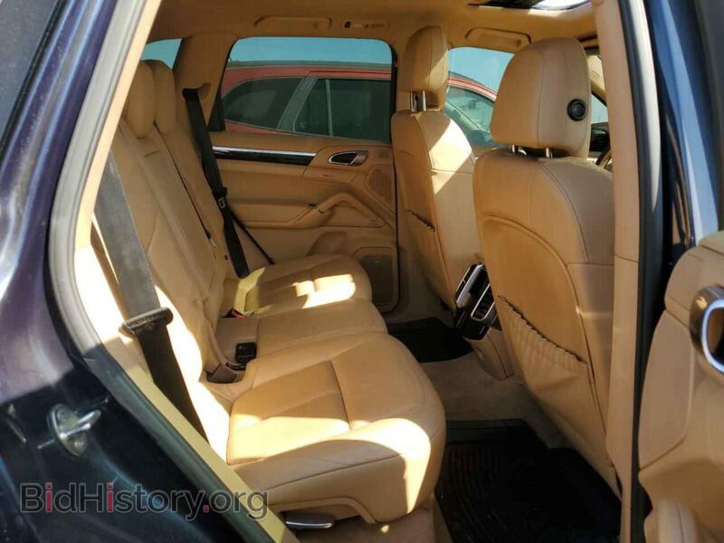 2012 Porsche CAYENNE (VIN WP1AA2A26CLA07923) — photo 10 of 12