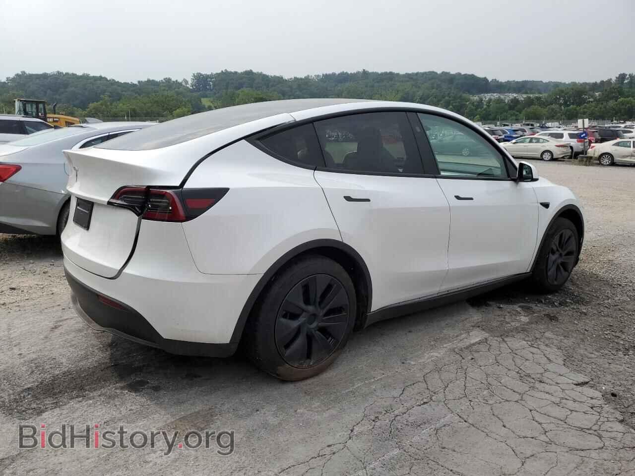 2024 TESLA MODEL Y - VIN: 7SAYGDEDXRF202766 - Фото 3