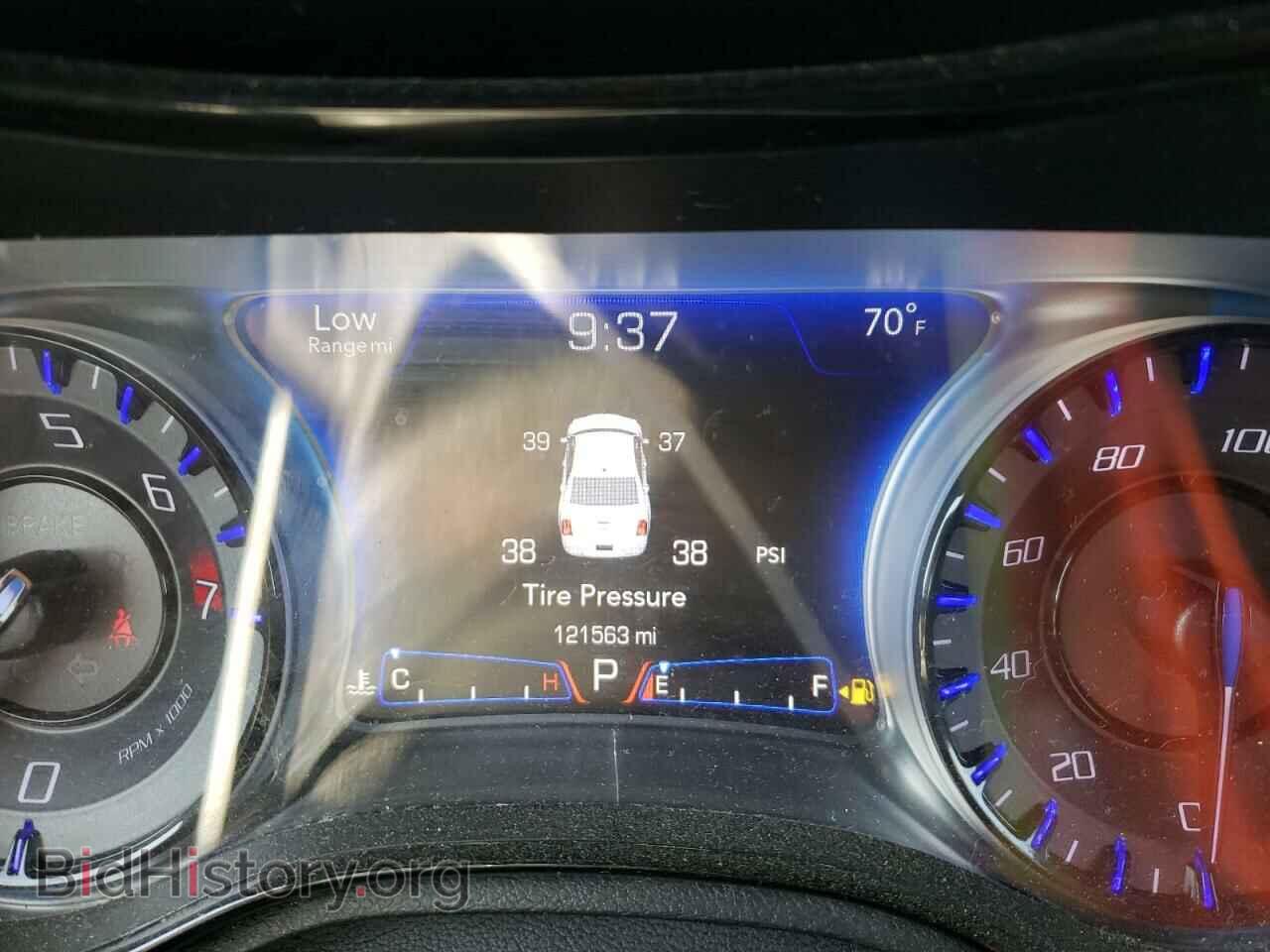 2016 CHRYSLER 300 - VIN: 2C3CCAGG5GH305033 - Фото 9