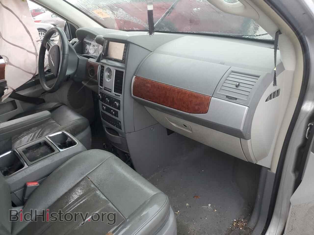 2009 CHRYSLER MINIVAN - VIN: 2A8HR54119R567922 - Фото 8