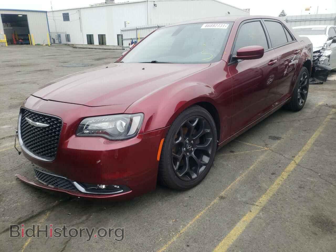 2019 CHRYSLER 300 - VIN: 2C3CCABG9KH582705 - Фото 2