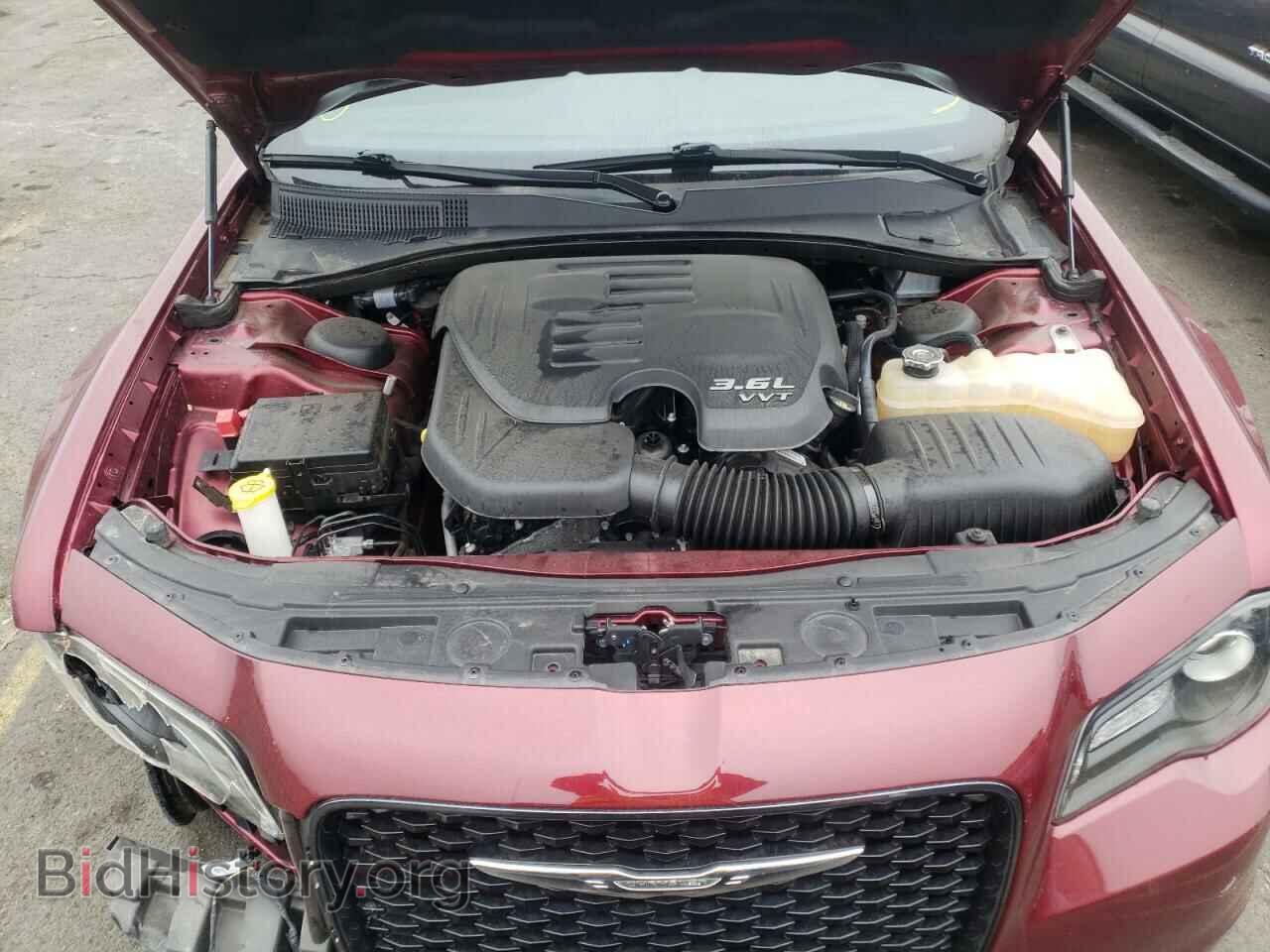 2019 CHRYSLER 300 - VIN: 2C3CCABG9KH582705 - Фото 7