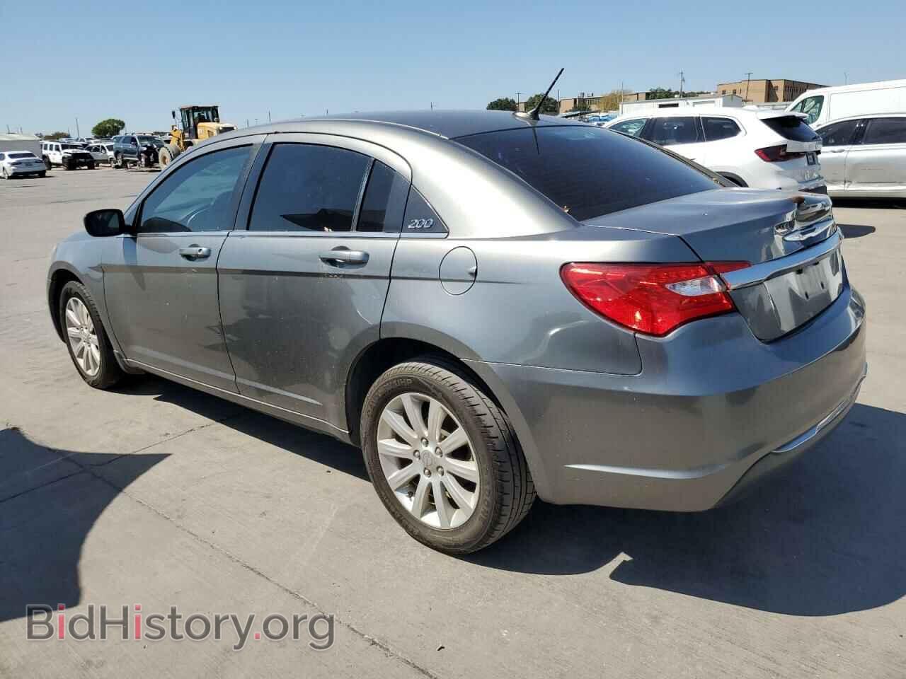 2013 CHRYSLER 200 - VIN: 1C3CCBBB4DN672400 - Photo 2