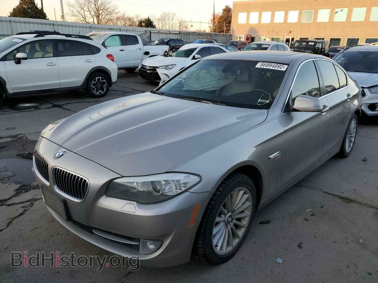 2011 BMW 5 SERIES - VIN: WBAFU7C53BC771257 - Фото 2