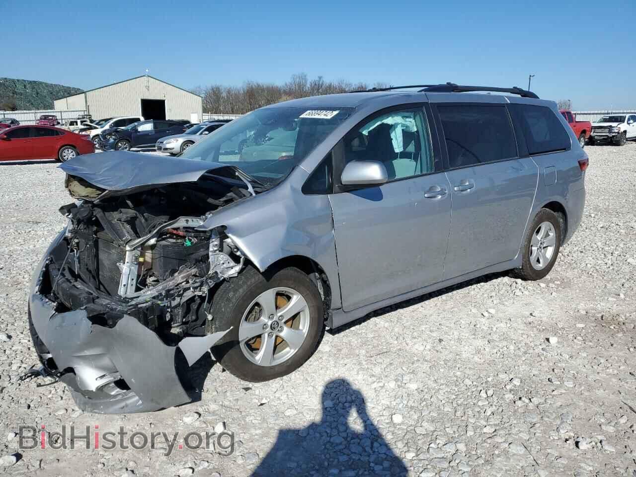 Фотография 5TDKZ3DC1JS945719 - TOYOTA SIENNA 2018