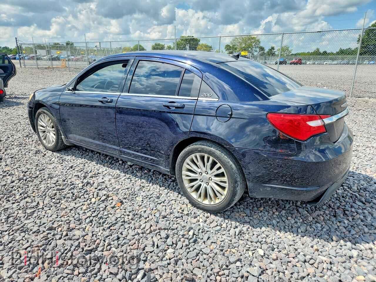 2011 CHRYSLER 200 - VIN: 1C3BC1FB3BN511548 - Photo 2