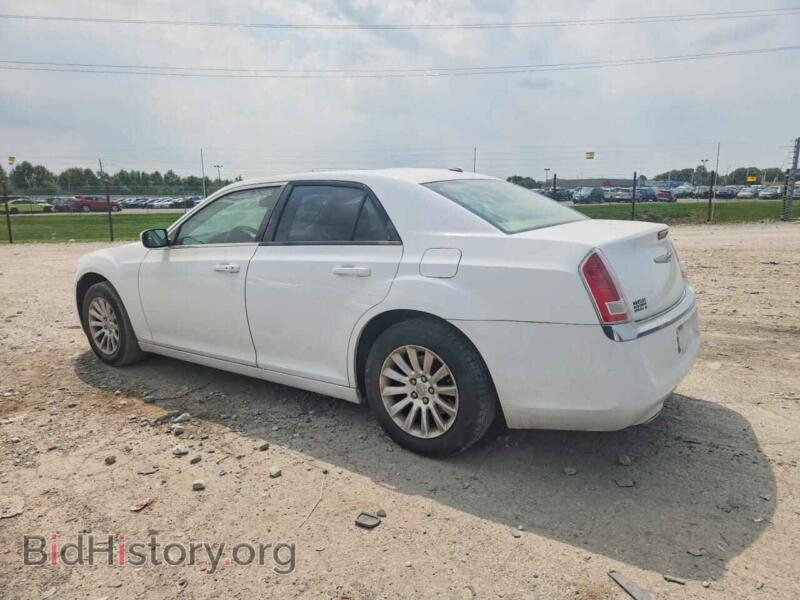 2013 Chrysler 300 (VIN 2C3CCAAG7DH572971) — фото 2 из 12