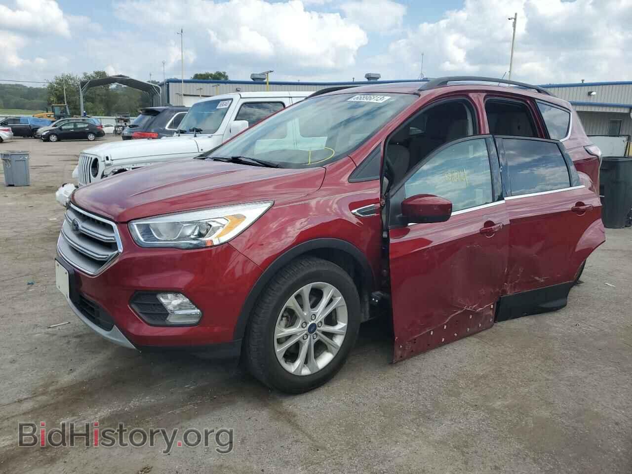 Фотография 1FMCU0GD5HUC43555 - FORD ESCAPE 2017