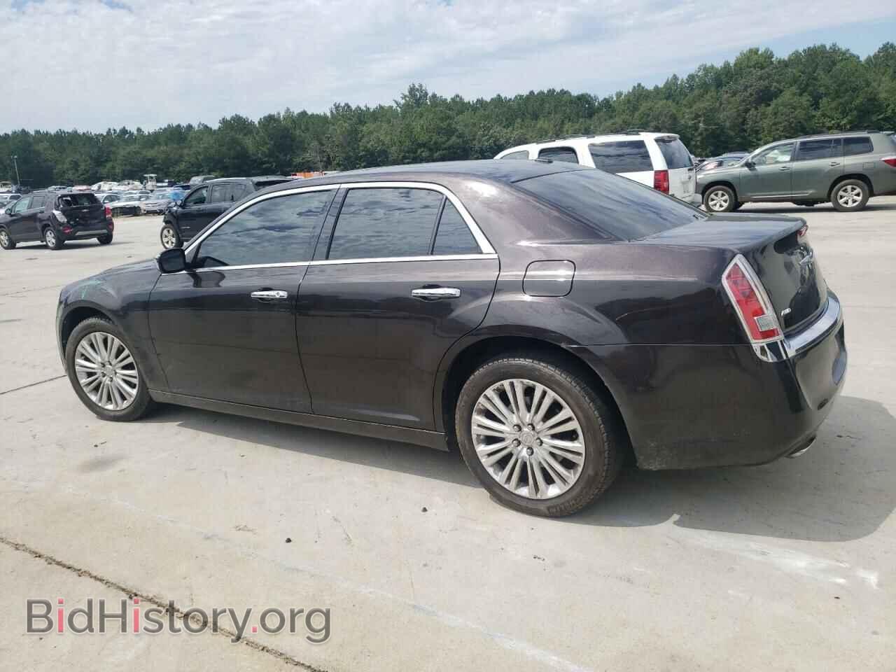 2013 CHRYSLER 300 - VIN: 2C3CCAKG3DH711802 - Фото 2