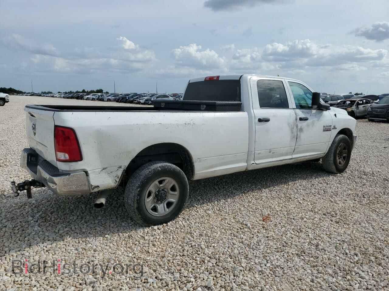 2018 RAM All Models - VIN: 3C6UR4HL4JG398170 - Фото 3