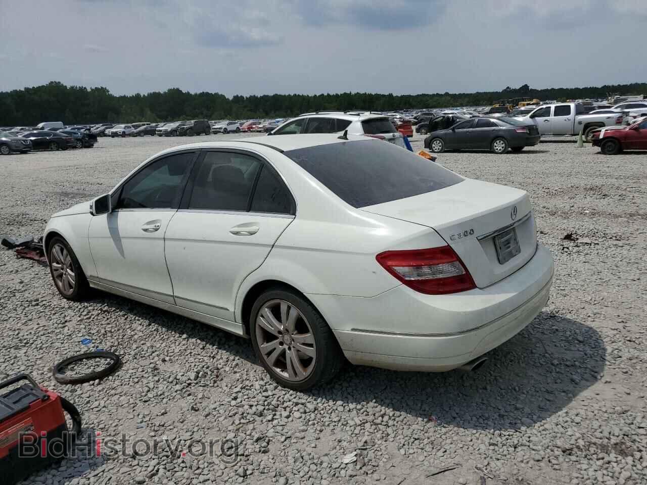 2011 MERCEDES-BENZ C-CLASS - VIN: WDDGF5EB2BR168764 - Фото 2