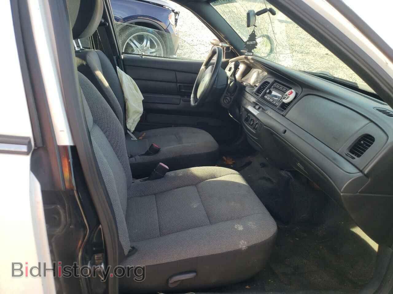 2011 FORD CROWN VIC - VIN: 2FABP7BV1BX120924 - Фото 5