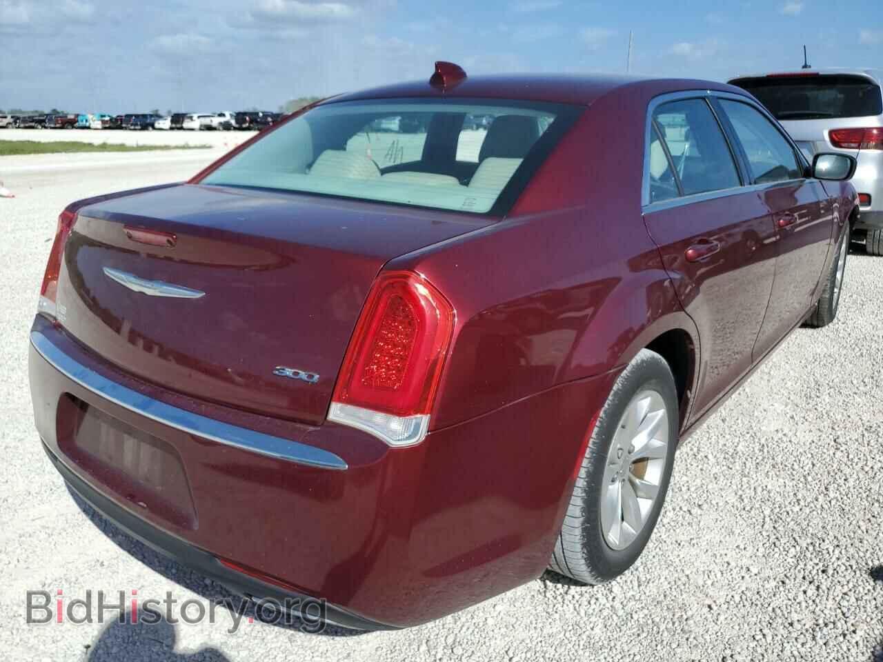 2016 CHRYSLER 300 - VIN: 2C3CCAAG2GH212463 - Фото 4
